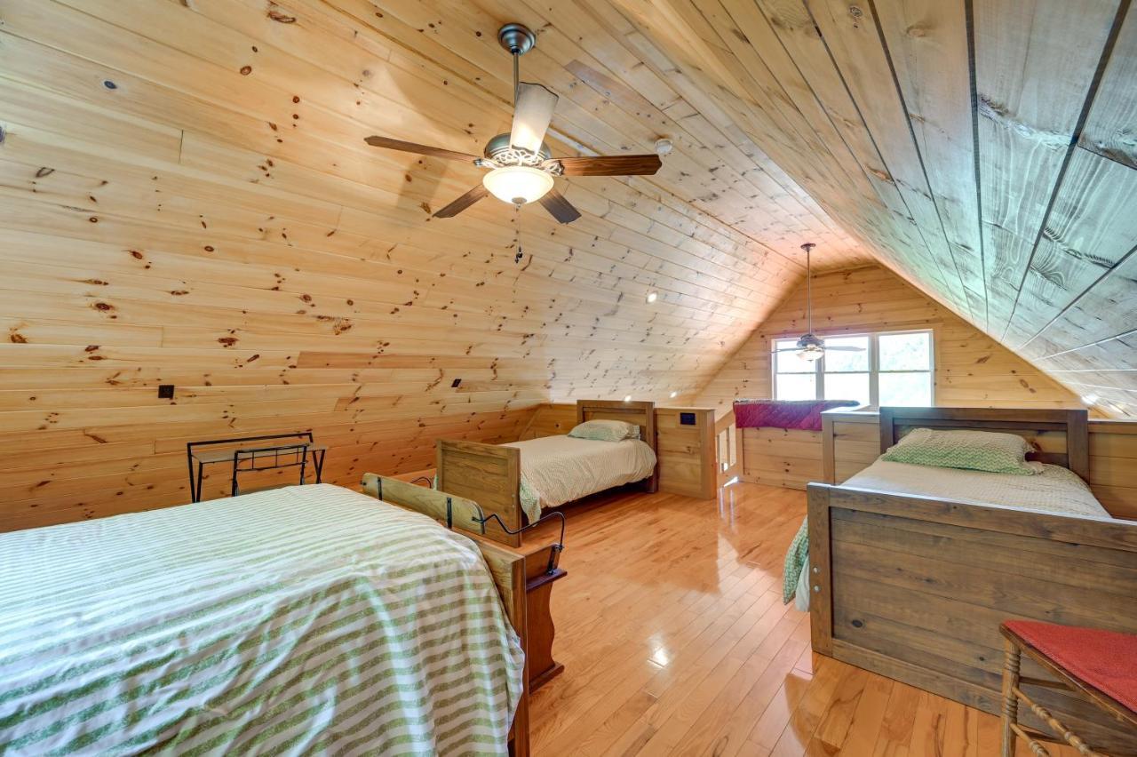 Warm And Cozy Cabin With Deck On Top Of The Blue Ridge Fancy Gap Ngoại thất bức ảnh