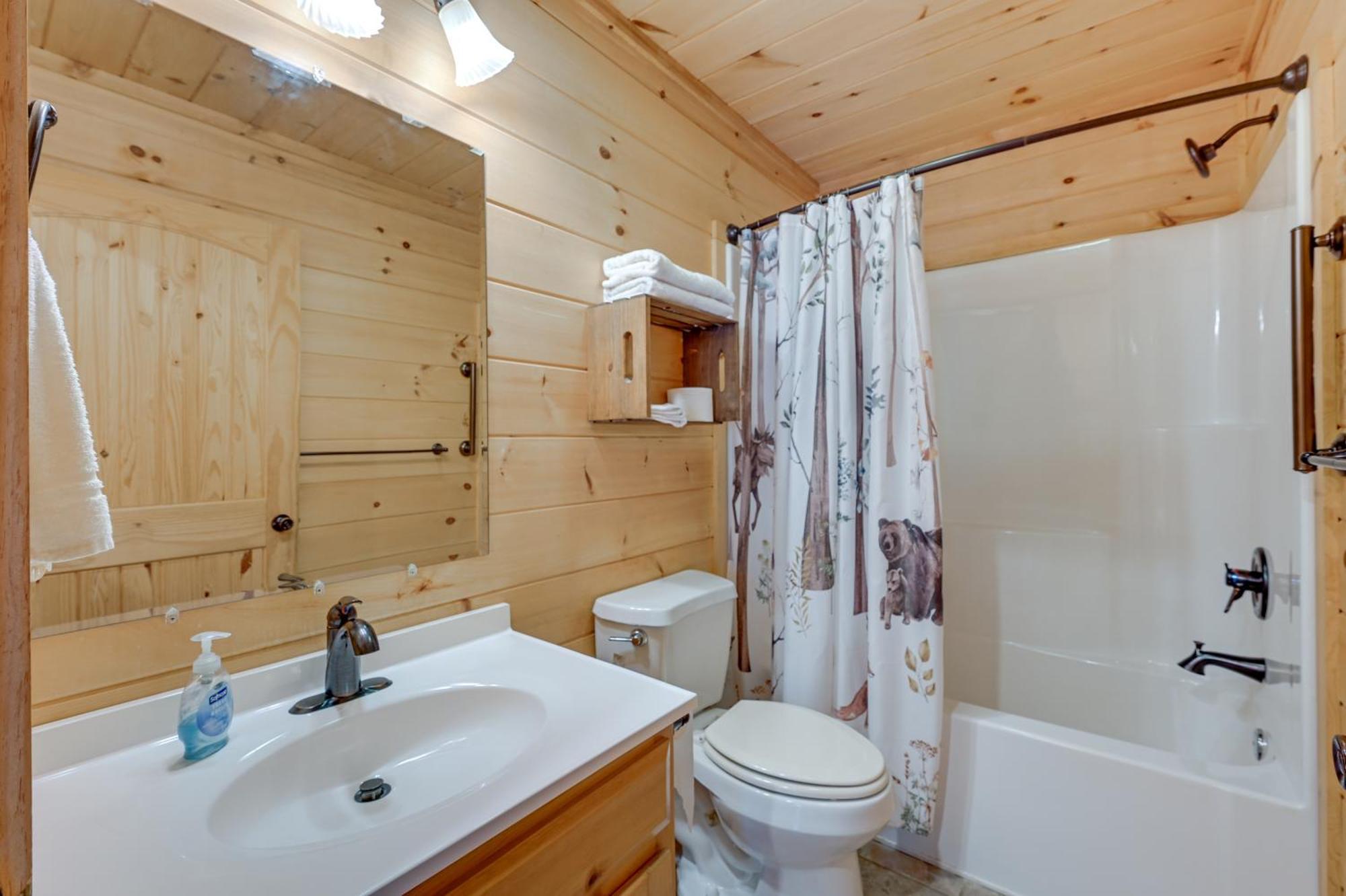 Warm And Cozy Cabin With Deck On Top Of The Blue Ridge Fancy Gap Ngoại thất bức ảnh